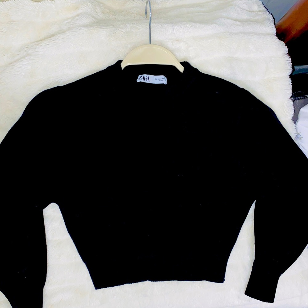 Beautiful black sweater from Zara